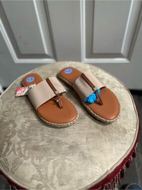 Tommy Bahama Andre Assous Nice Natural Stretch Raffia Featherweight Sandals 7.5